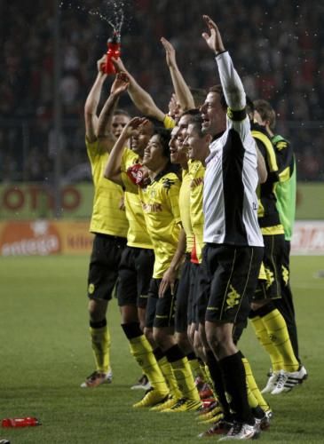 2010-10-31t165304z_01_kai14_rtridsp_3_soccer-germany_reuters