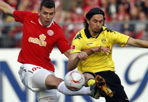 2010-10-31t144745z_01_boh01_rtridsp_3_soccer-germany_reuters