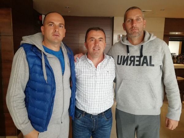 رادولوفيتش متوسّطاً كلايايفيتش وكورسيتش قبل سفرهم