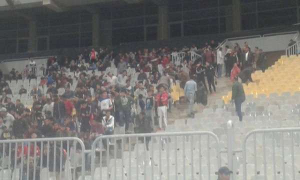 جانب من الحضور الجماهيري