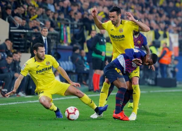 من لقاء برشلونة وفياريال