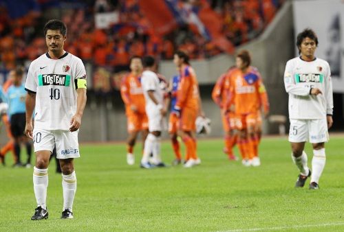 حسرة لاعبي كاشيما بعد توسع الفارق النقطي مع المتصدر ناغويا إلى 11 نقطة