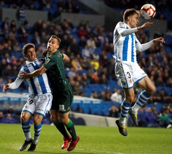 جانب من لقاء سوسيداد وبيتيس