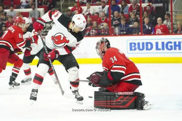 ?i=reuters%2f2019-04-05%2f2019-04-05t033232z_1030546572_nocid_rtrmadp_3_nhl-new-jersey-devils-at-carolina-hurricanes_reuters
