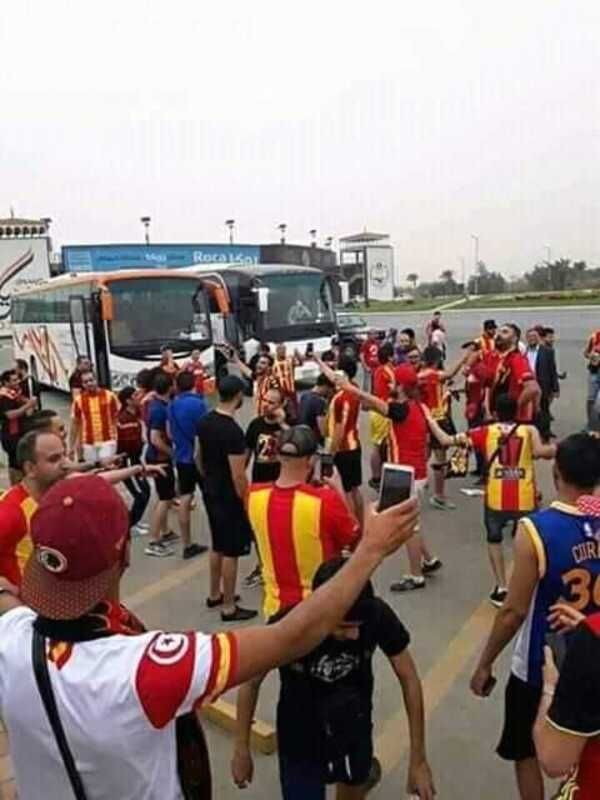 من جماهير الترجي المتواجدة في قسنطينة 