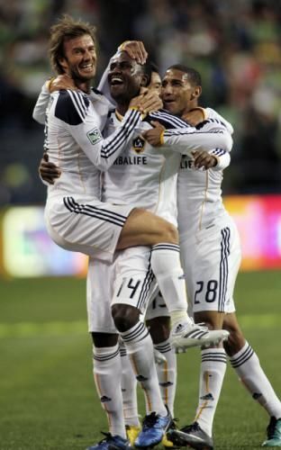 2010-11-01t012236z_01_sea01_rtridsp_3_soccer_reuters