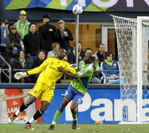 2010-11-01t030839z_01_sea13_rtridsp_3_soccer_reuters