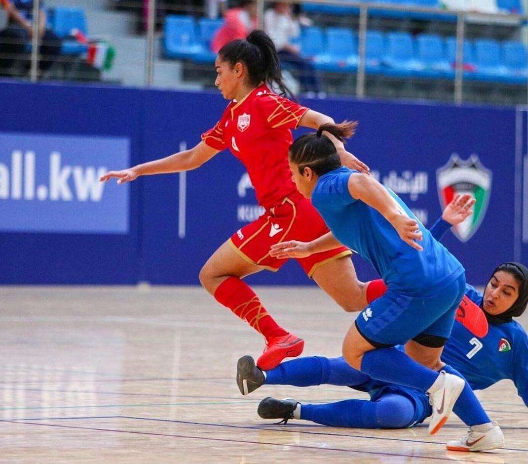 البحرينية حصة العيسى في مواجهة الكويت