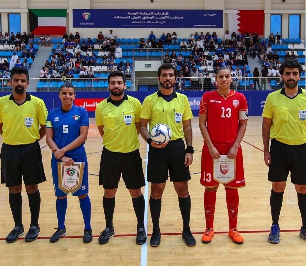 قبل انطلاق المباراة الودية