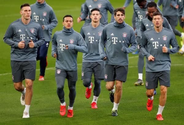 ليفاندوفسكي بين لاعبي البايرن