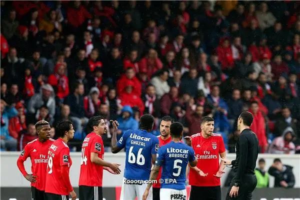 ?i=epa%2fsoccer%2f2019-04%2f2019-04-07%2f2019-04-07-07490805_epa