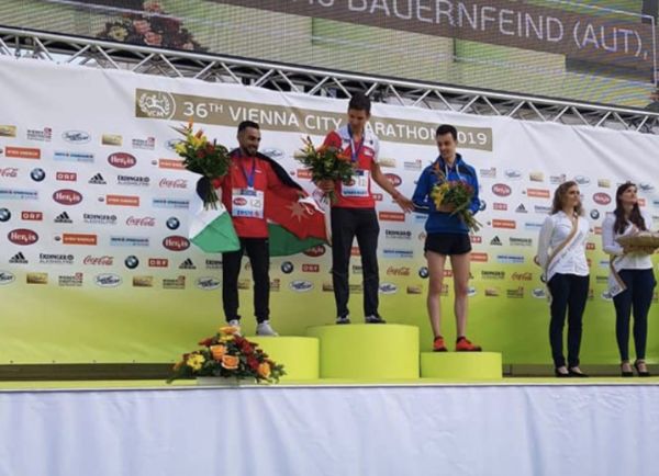 أحمد سمور بعد التتويج بالميدالية الفضية