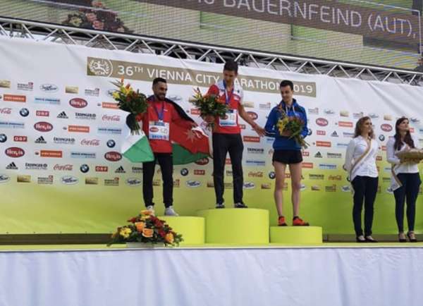 أحمد سمور بعد التتويج بالميدالية الفضية