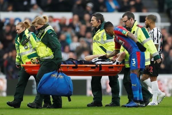 لحظة خروج فلوريان لوجن مصابًا