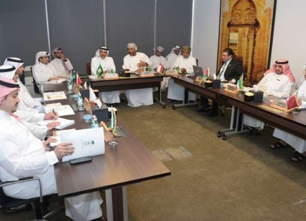 من الاجتماع