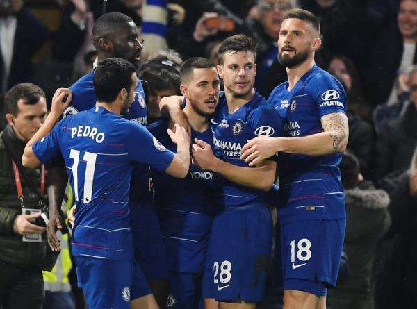فرحة هازارد مع فريقه