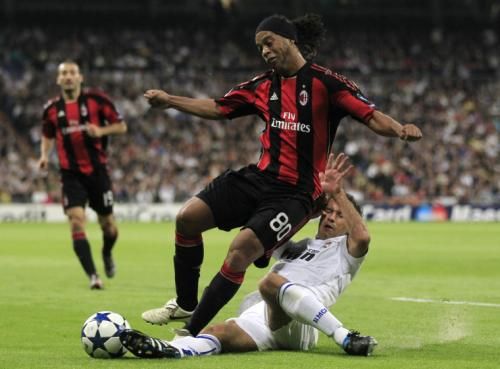 2010-10-19t195231z_01_mad124_rtridsp_3_soccer-champions_reuters