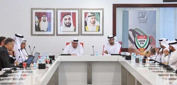 من اجتماع لجنة المنتخبات الإماراتية