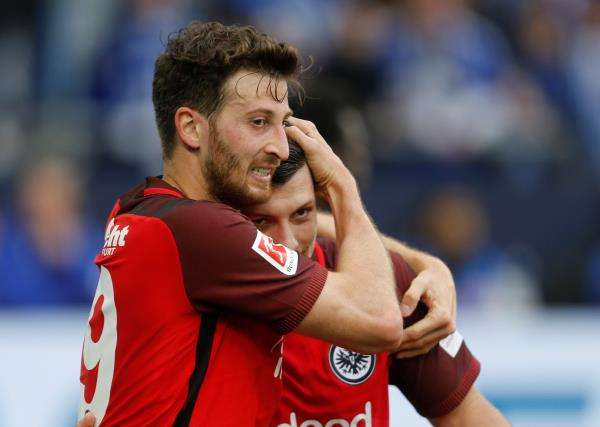 لوكا يوفيتش يحتفل بأحد أهدافه