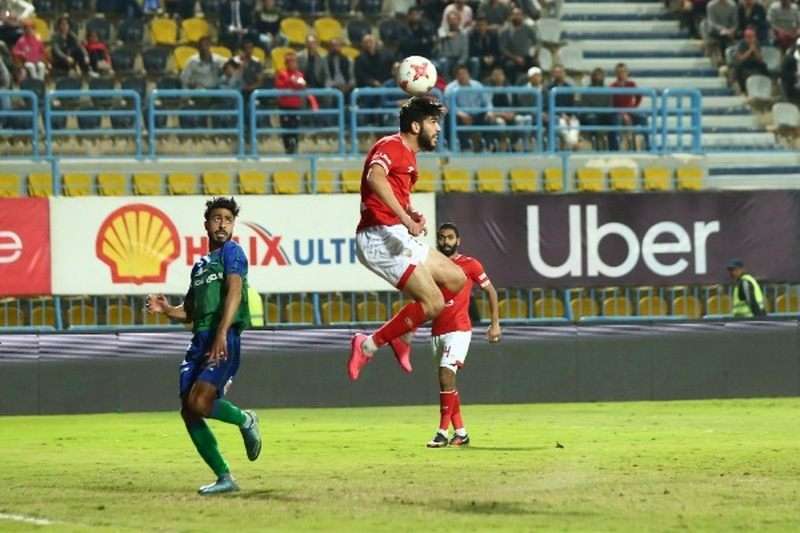 أزارو خلال اللقاء 