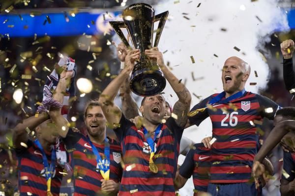 المنتخب الأمريكي المتوج بآخر نسخة