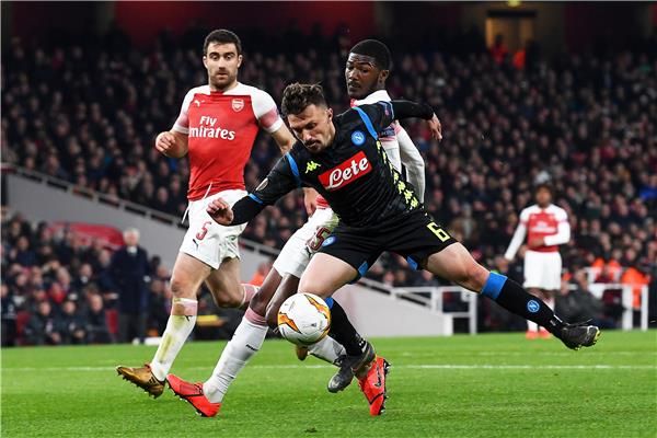 من لقاء آرسنال ونابولي