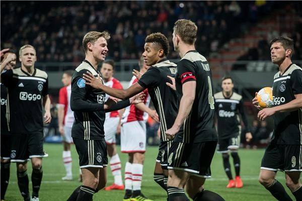 لاعبو أياكس 