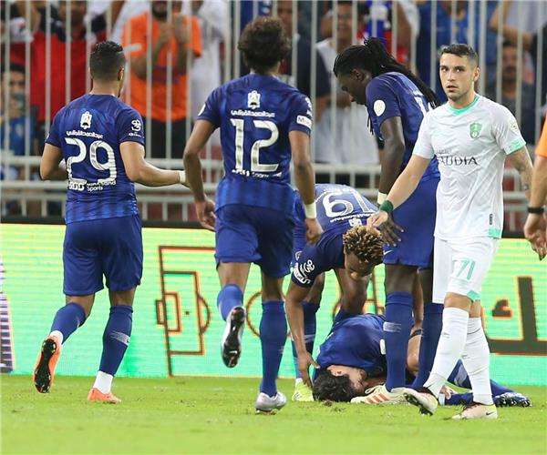 لاعبو الهلال