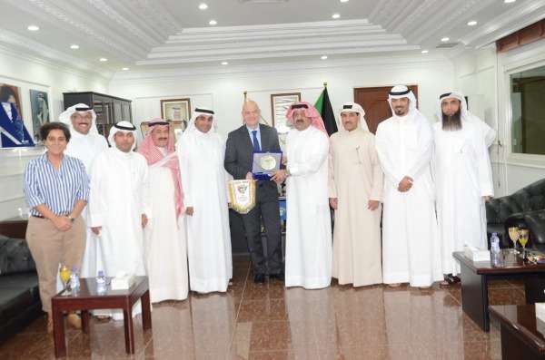 من الاجتماع