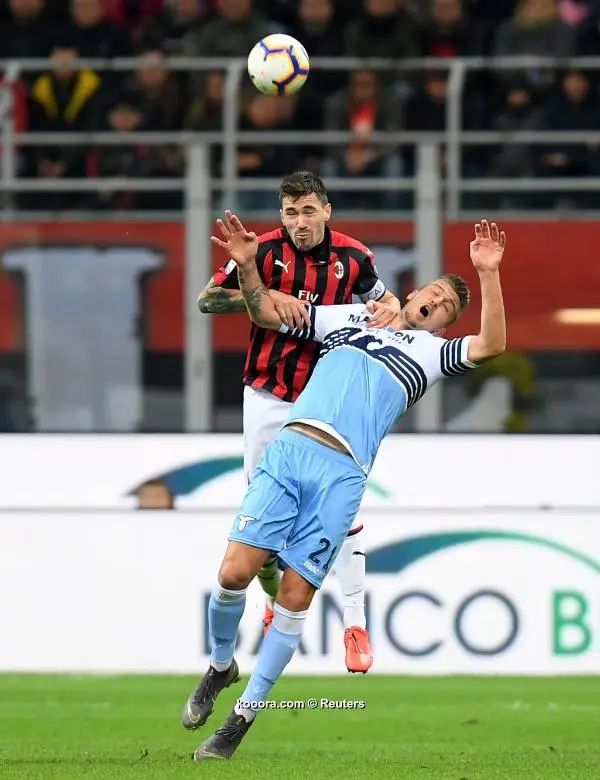 ?i=reuters%2f2019-04-13%2f2019-04-13t192055z_659461331_rc1ed9694b00_rtrmadp_3_soccer-italy-mil-laz_reuters