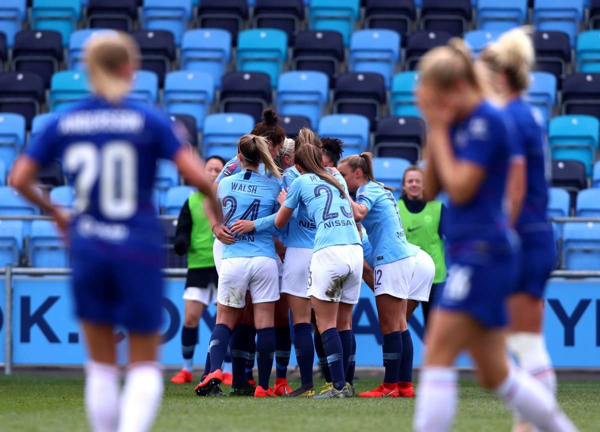 فرحة لاعبات مانشستر سيتي بالتأهل إلى النهائي