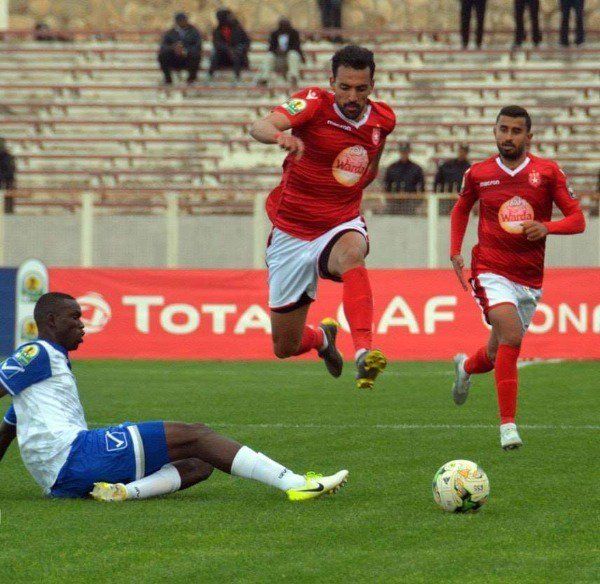 جانب من لقاء الذهاب بين الفريقين