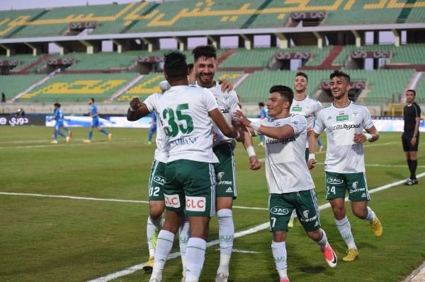 أموتو مع لاعبي المصري 