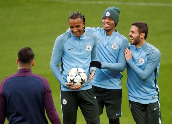 لاعبو مانشستر سيتي 