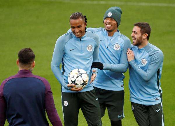 لاعبو مانشستر سيتي 