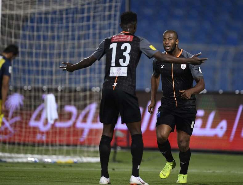 فرحة لاعبي الشباب - تصوير أحمد يسري