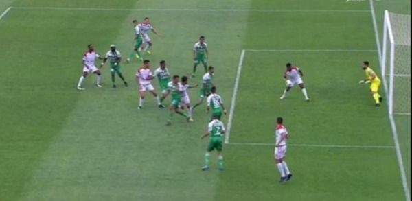 لقطة الهدف المثير للجدل