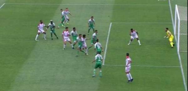 لقطة الهدف المثير للجدل