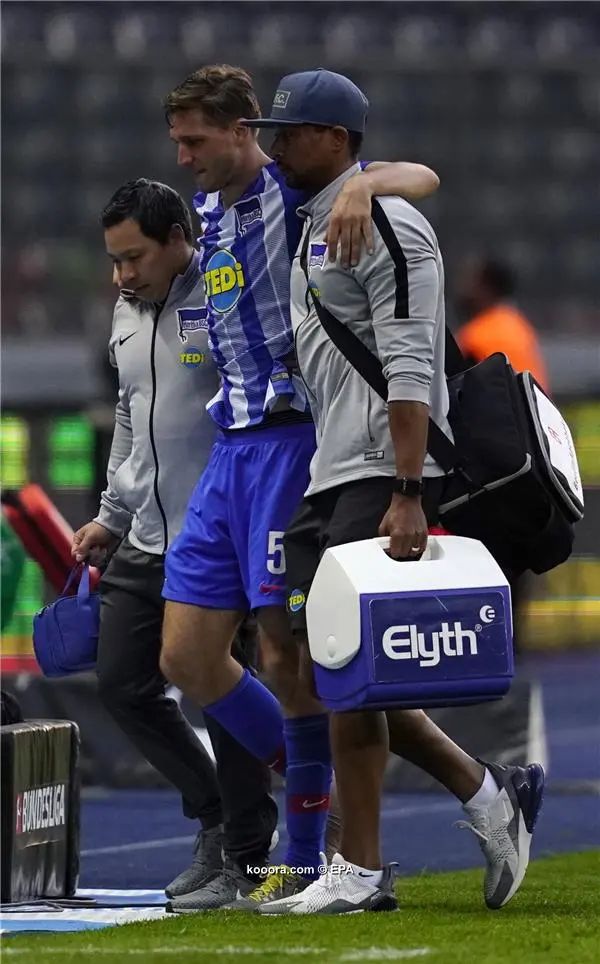 ?i=epa%2fsoccer%2f2019-04%2f2019-04-21%2f2019-04-21-07520466_epa