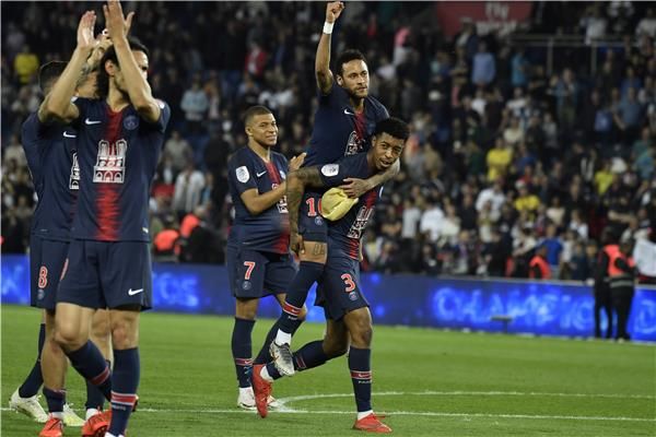 لاعبو باريس سان جيرمان