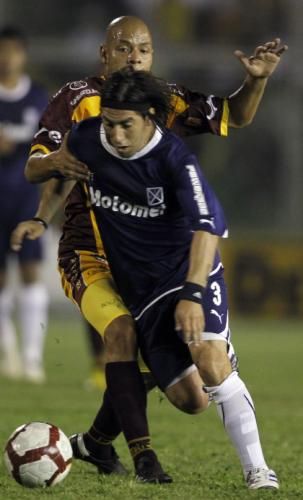 2010-11-04t022844z_01_jwv05_rtridsp_3_soccer-latam-sudamericana_reuters