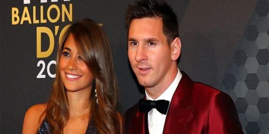 ميسي وزوجته