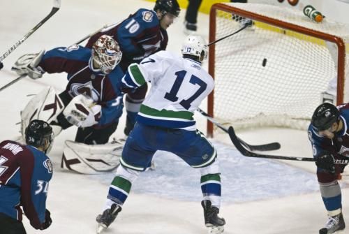 2010-10-27t035609z_01_axc06_rtridsp_3_nhl_reuters