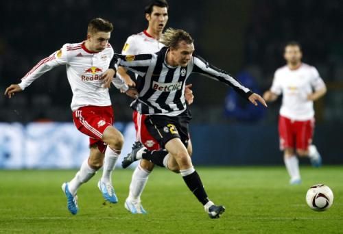 2010-11-04t190233z_01_aga102_rtridsp_3_soccer-europa_reuters