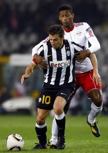 2010-11-04t184308z_01_aga101_rtridsp_3_soccer-europa_reuters