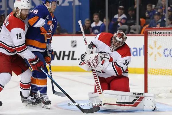 ?i=reuters%2f2019-04-28%2f2019-04-28t221344z_93329054_nocid_rtrmadp_3_nhl-stanley-cup-playoffs-carolina-hurricanes-at-new-york-islanders_reuters