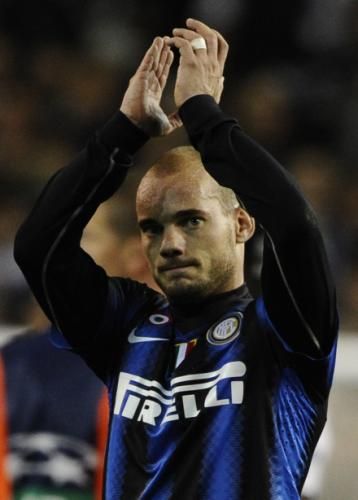 2010-11-02t215442z_01_djm23_rtridsp_3_soccer-champions_reuters