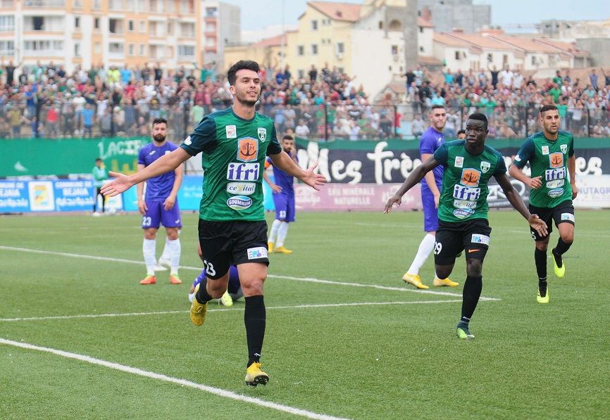 لاعبو مولودية بجاية