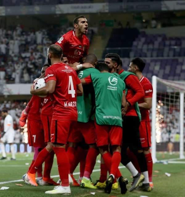 لاعبو شباب الأهلي