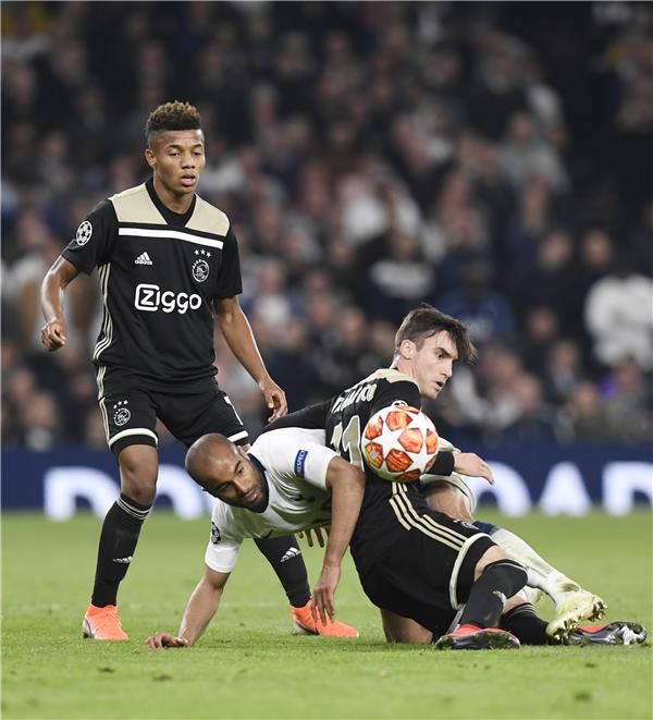 تاليافيكو مع أياكس